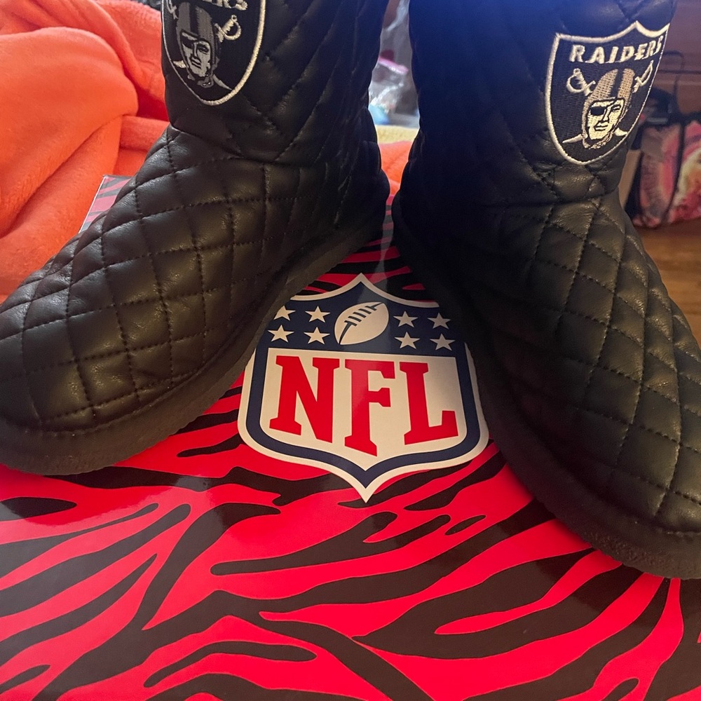 Las Vegas Raiders Lady!  NFL boots!